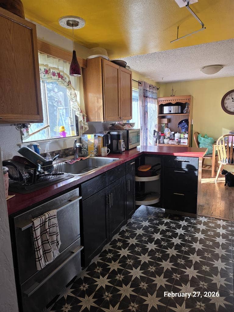 Roommate wanted