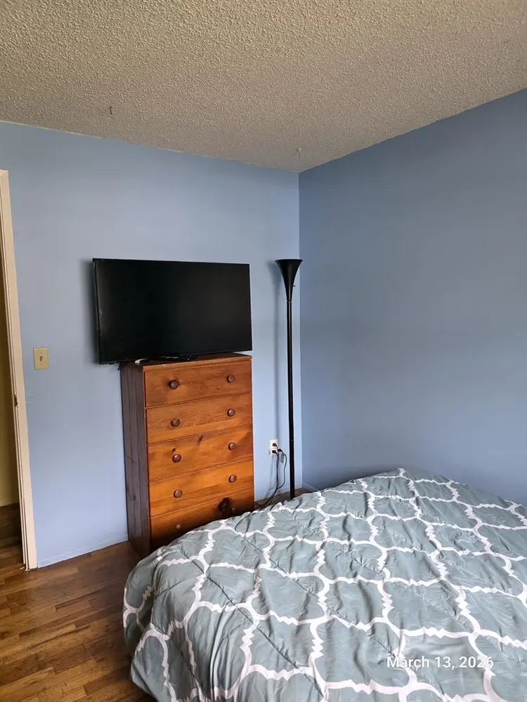 Roommate wanted