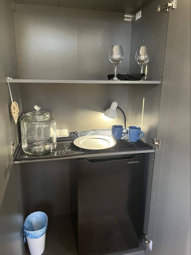 MiniSuite with dry bar /coffeeBar