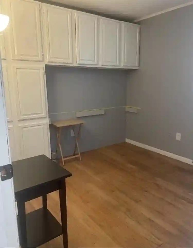 Private un furnished room