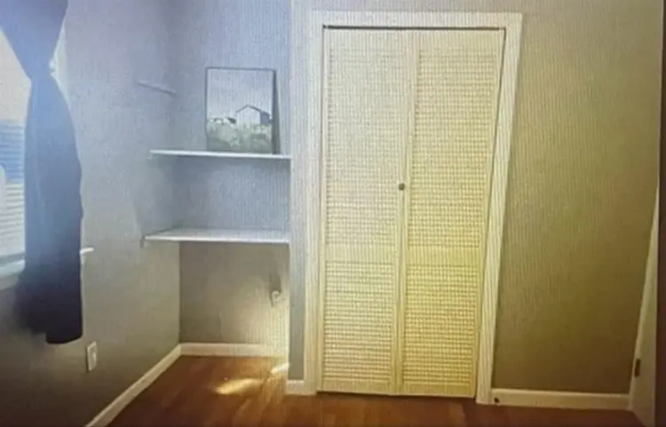 Private un furnished room