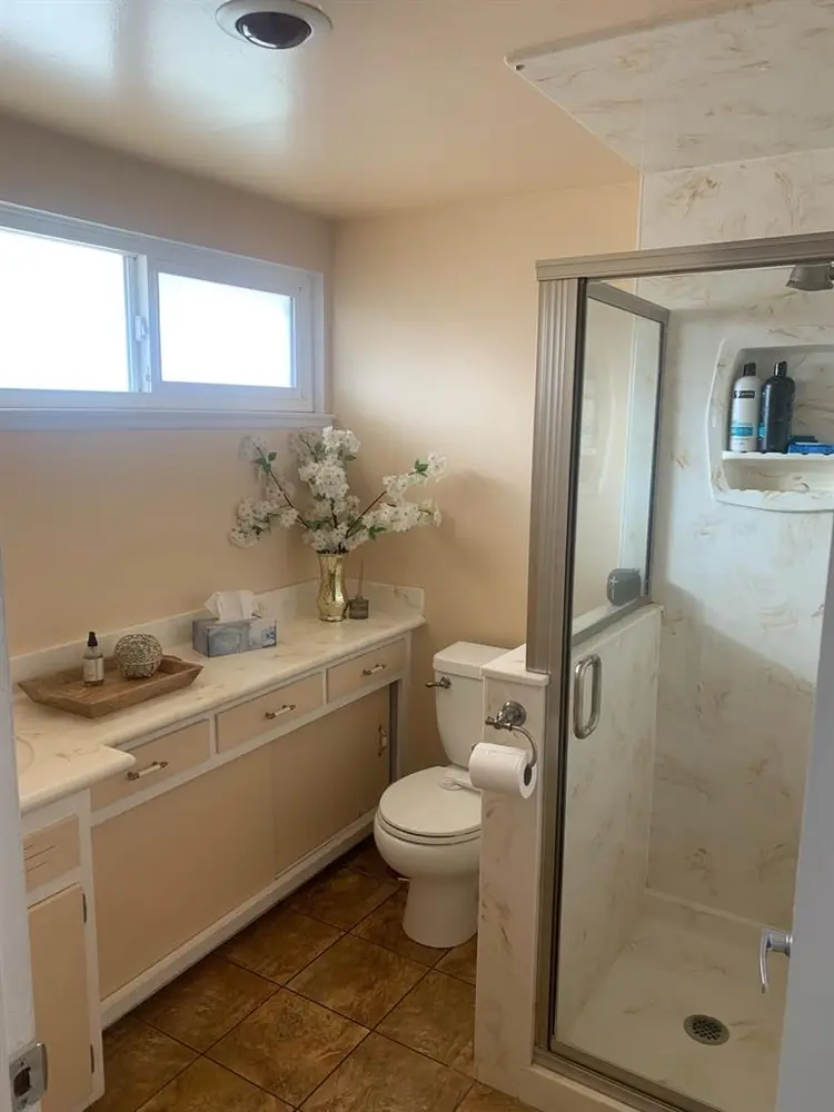 Room in Orange