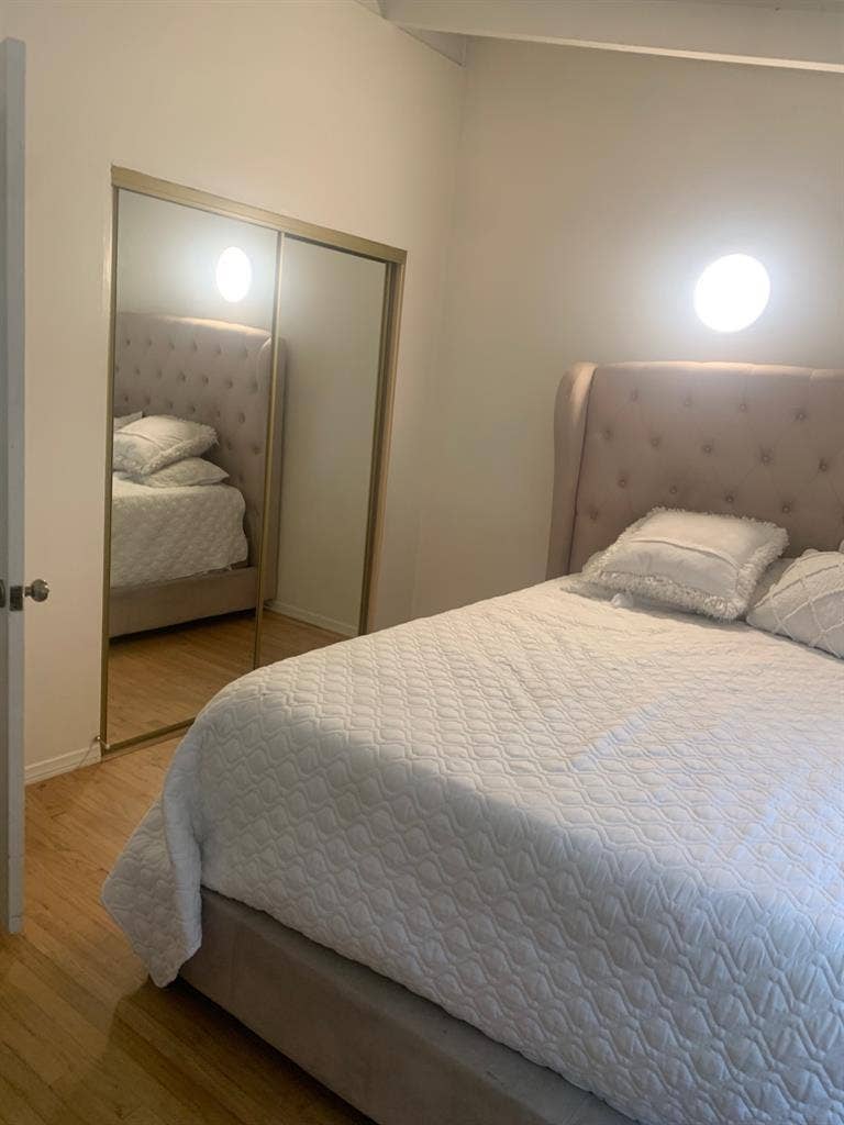 Room in Orange
