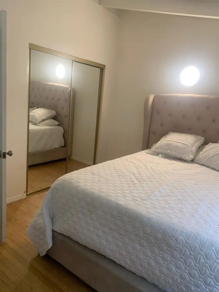 Room in Orange