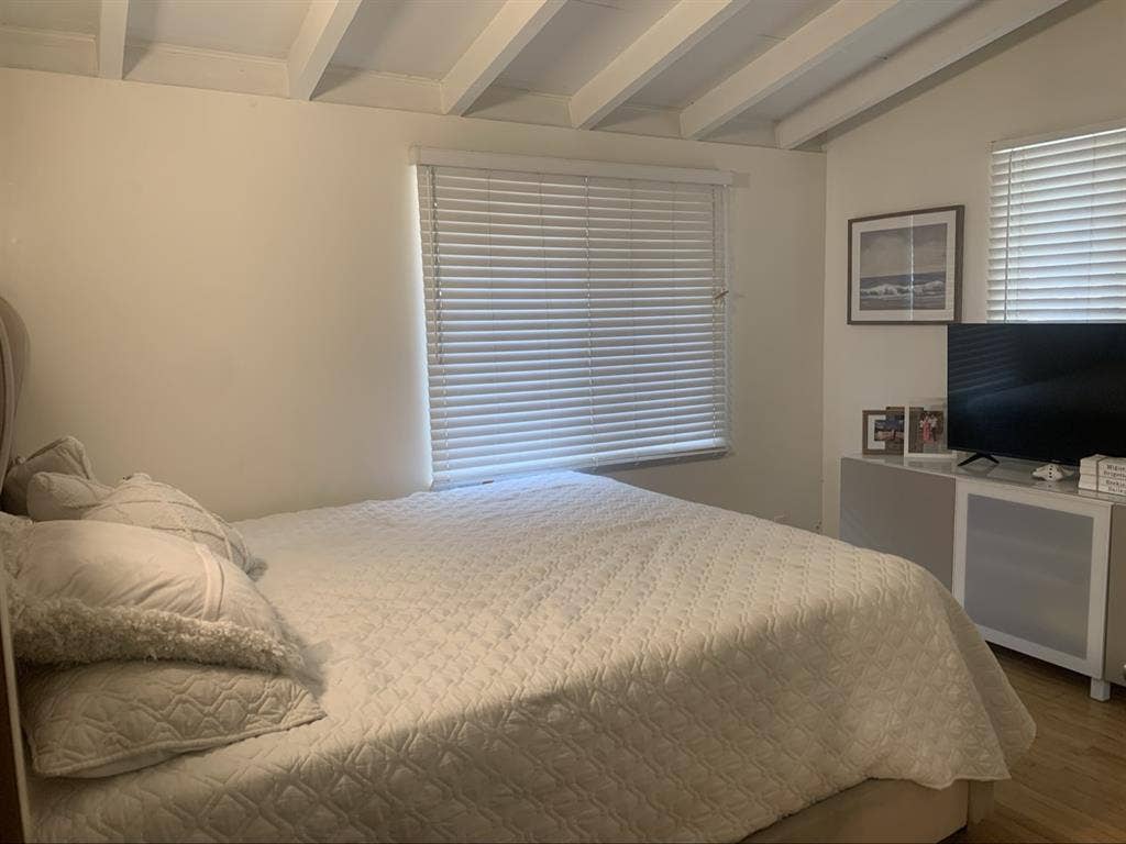 Room in Orange