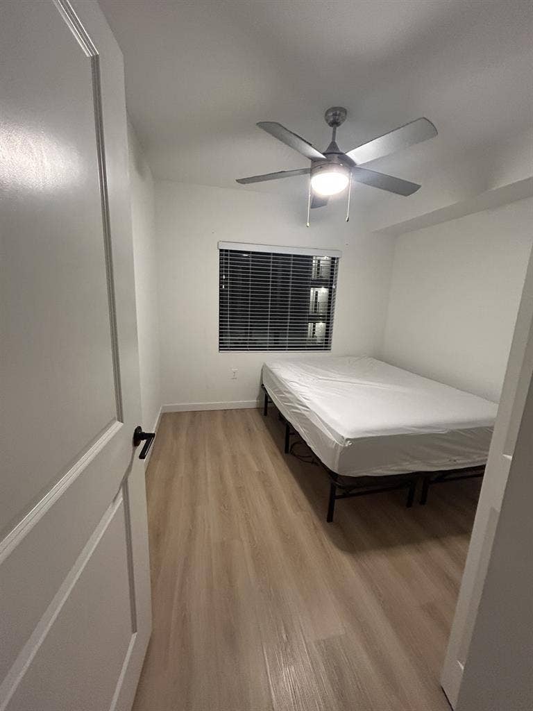 ROOMATE WANTED