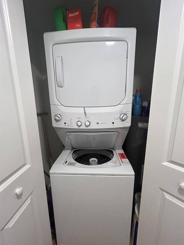 ROOMATE WANTED