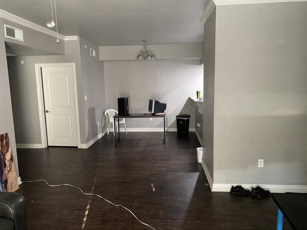 Need Roommate for 2nd Floor Apt