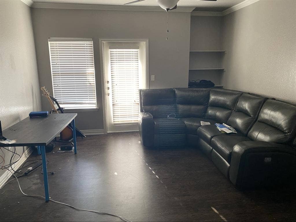 Need Roommate for 2nd Floor Apt