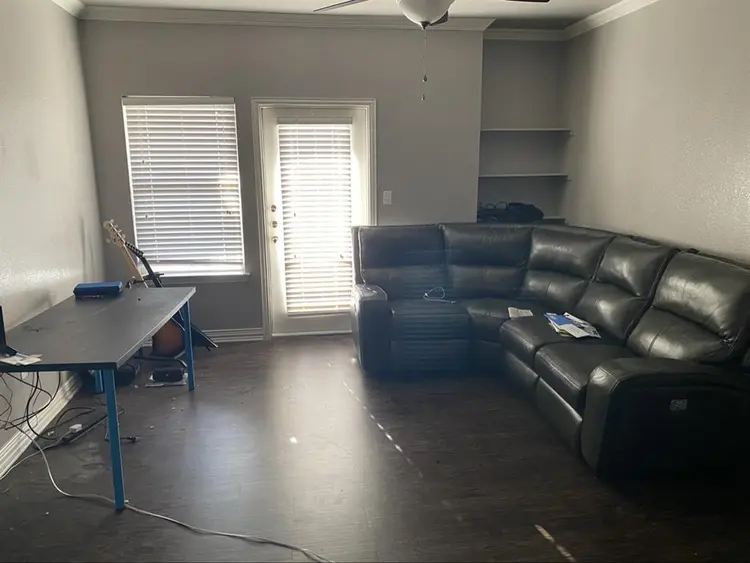 Need Roommate for 2nd Floor Apt