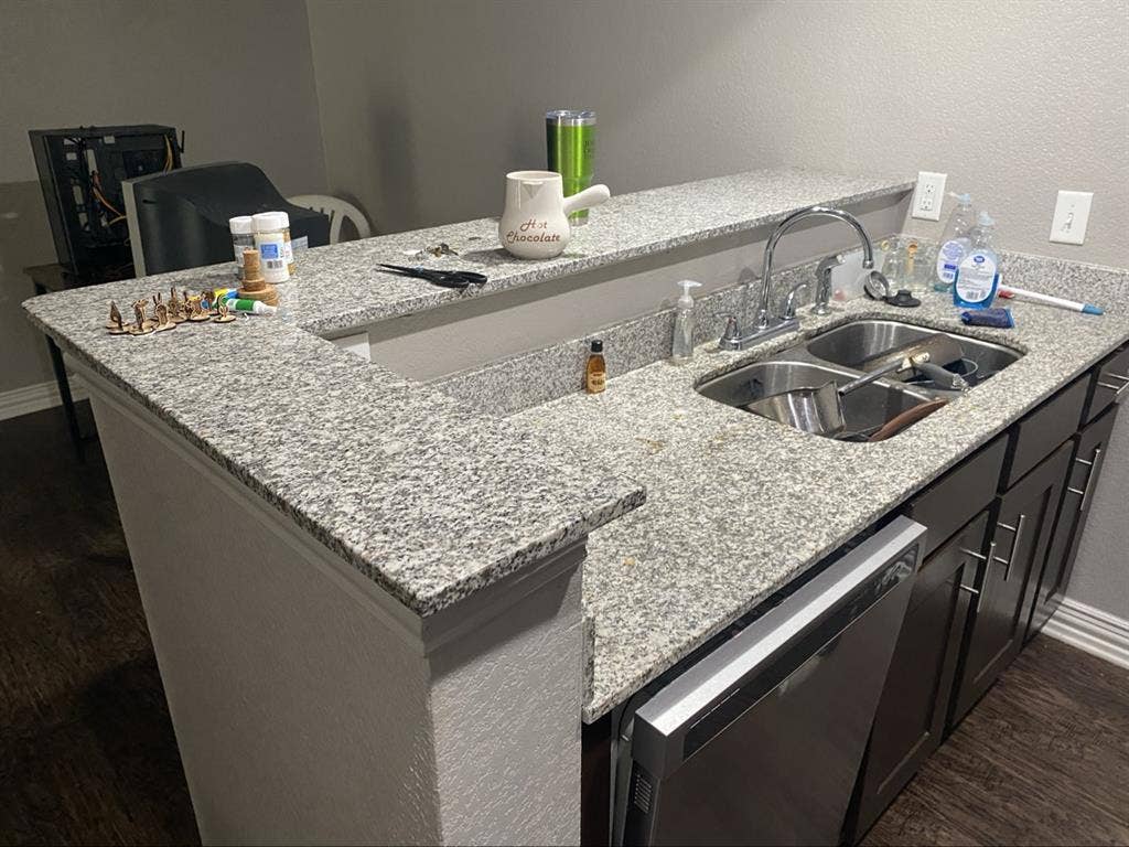 Need Roommate for 2nd Floor Apt