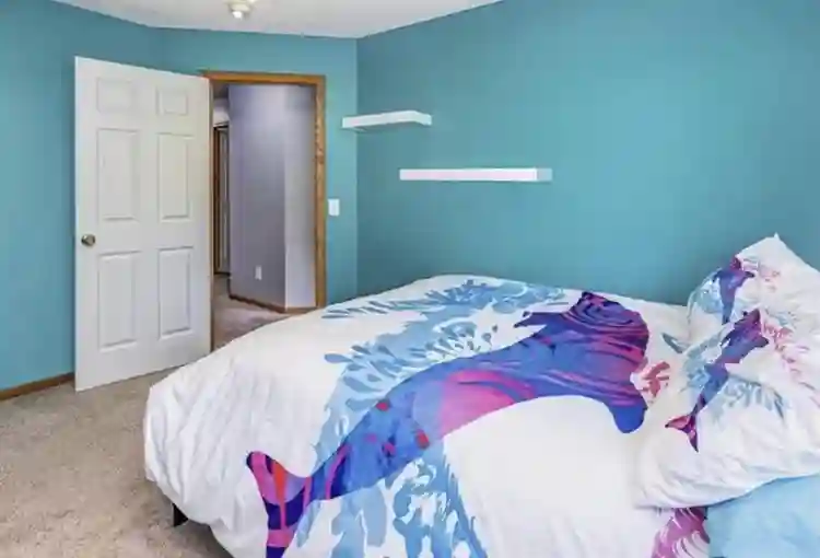 Private room available. Townhouse.