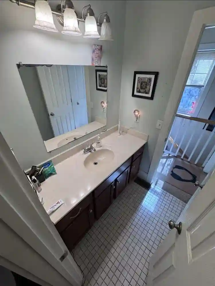 Room near downtown AVL $722