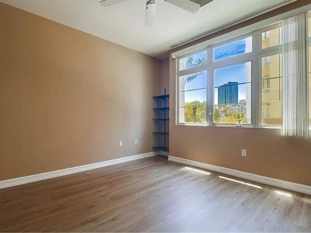 Master Bedroom Downtown San Diegoo