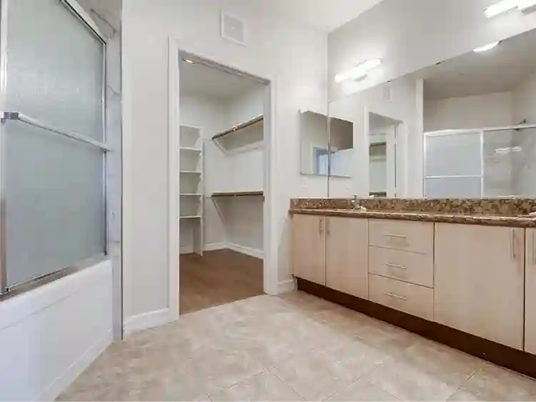 Master Bedroom Downtown San Diegoo