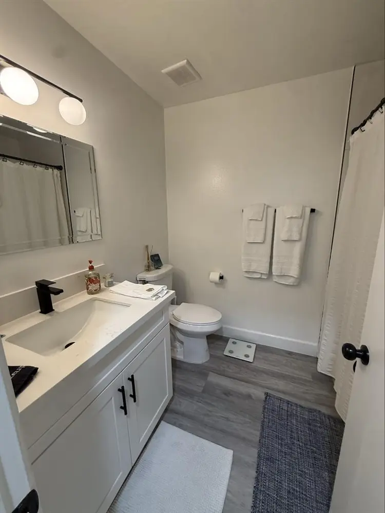 Irvine Beautiful Home 2 BR / 2 BA
