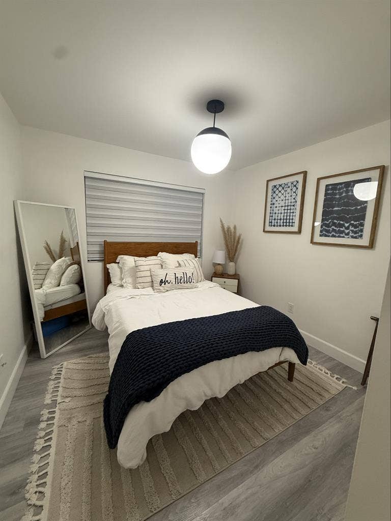 Irvine Beautiful Home 2 BR / 2 BA