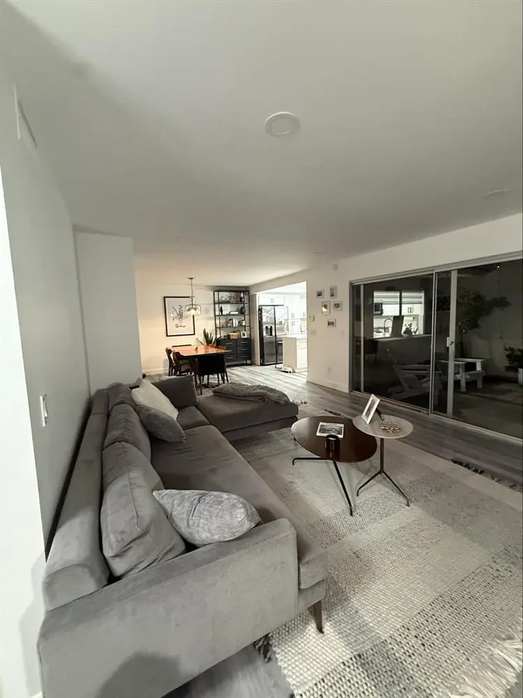 Irvine Beautiful Home 2 BR / 2 BA
