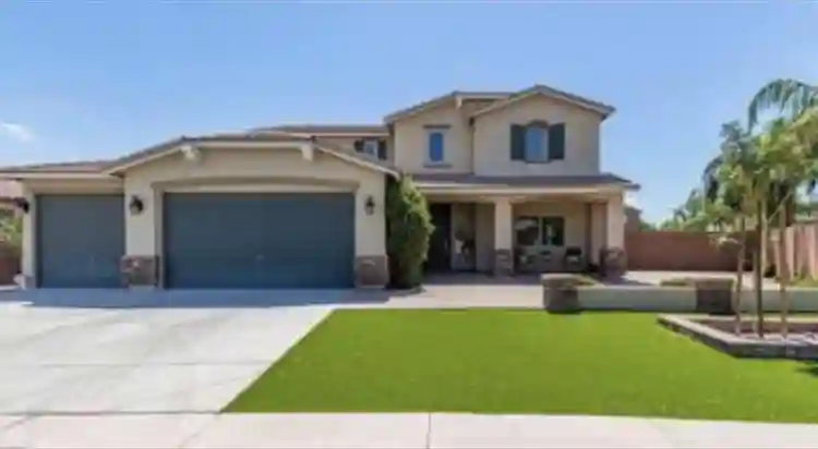 Clean Christian home Queen Creek