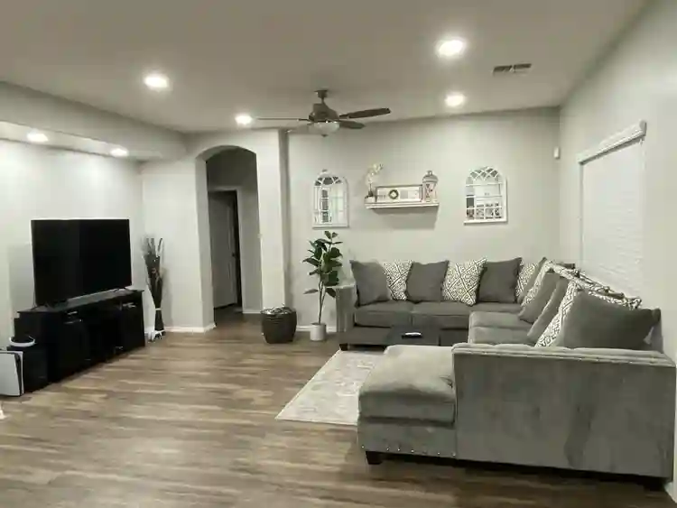 Clean Christian home Queen Creek