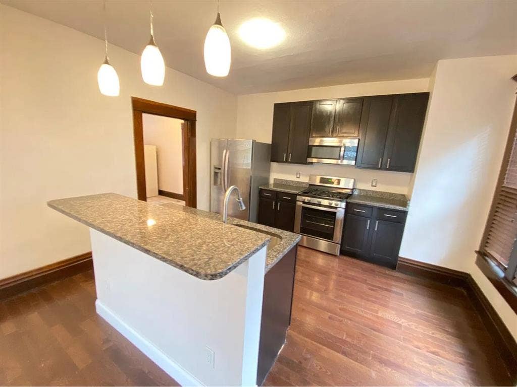 Looking for two roommates