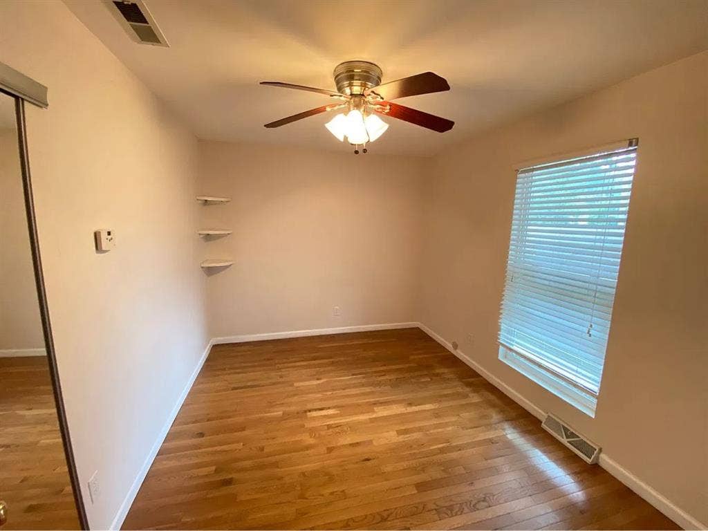 Looking for two roommates