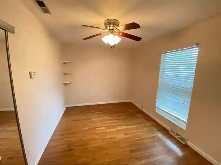 Looking for two roommates