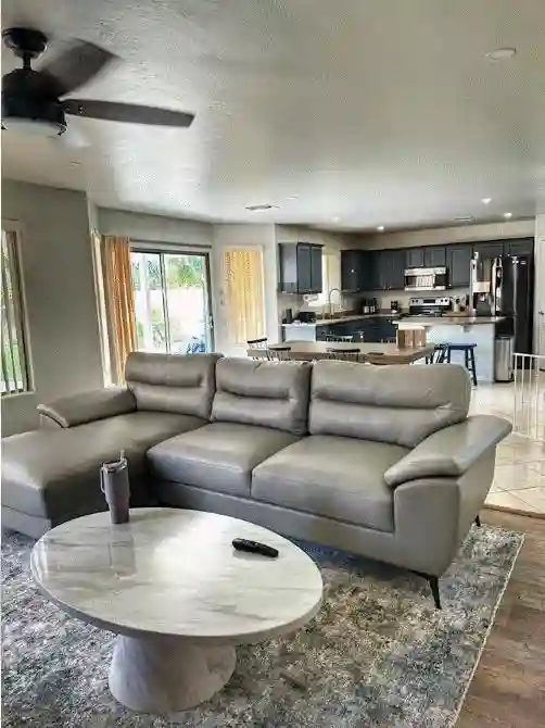 Master Bedroom Suite For Rent