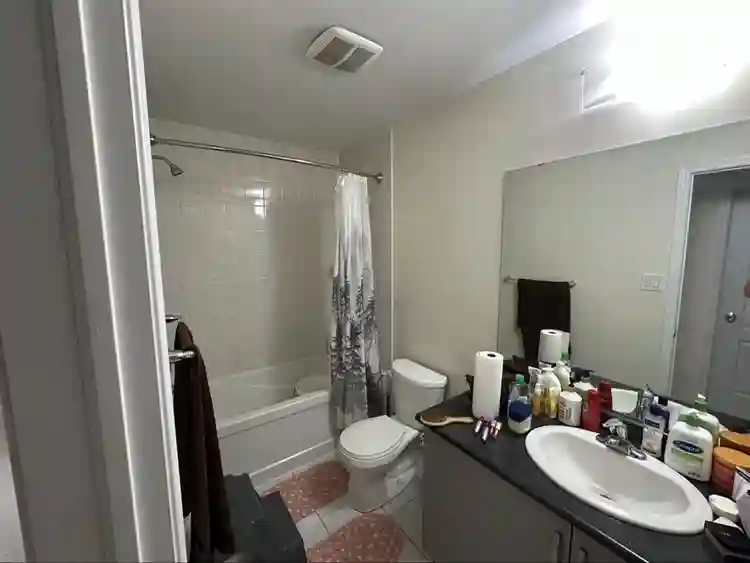 Private Room for rent for a girl.