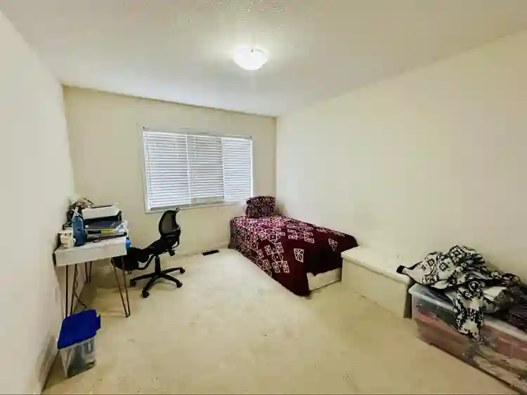 Private Room for rent for a girl.