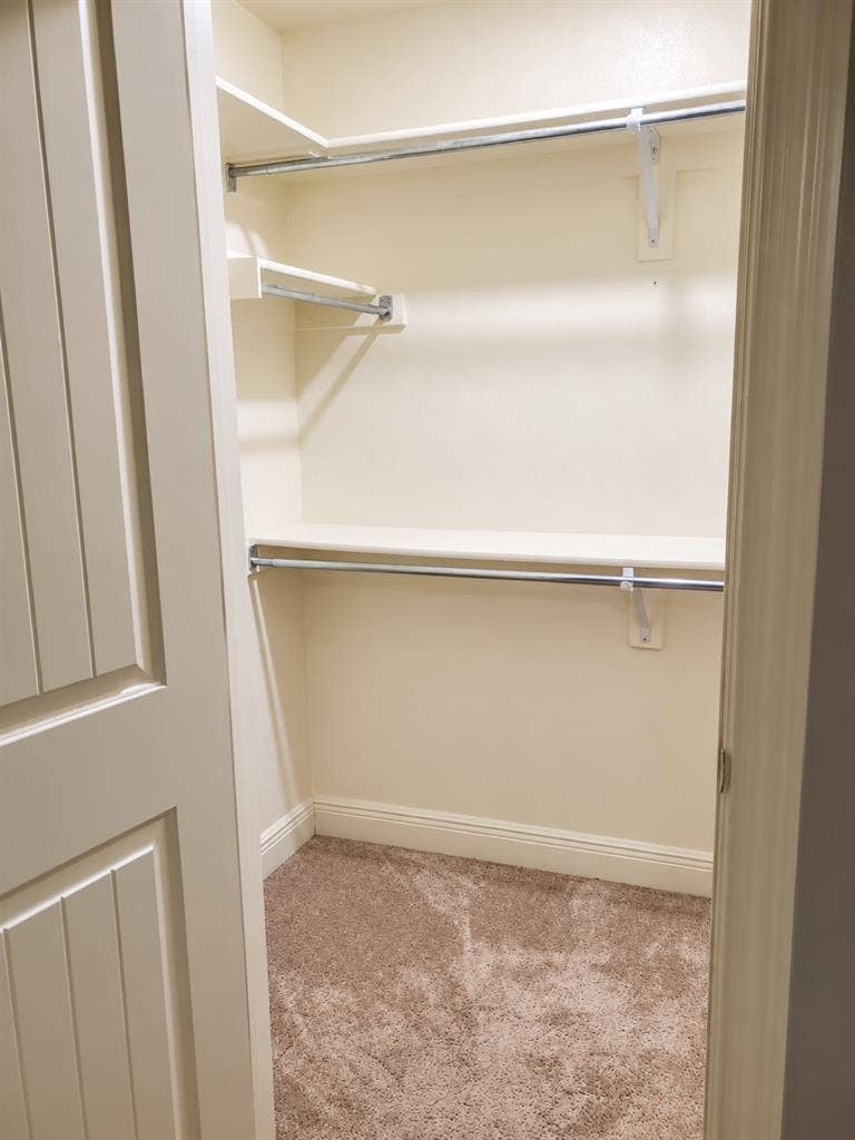 2 rooms in a 3bd 4ba townhouse!