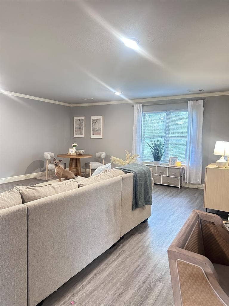 2 rooms in a 3bd 4ba townhouse!
