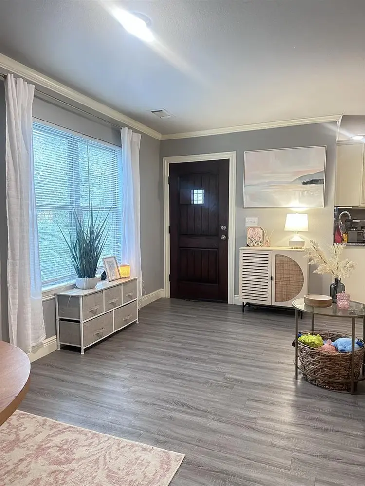 2 rooms in a 3bd 4ba townhouse!
