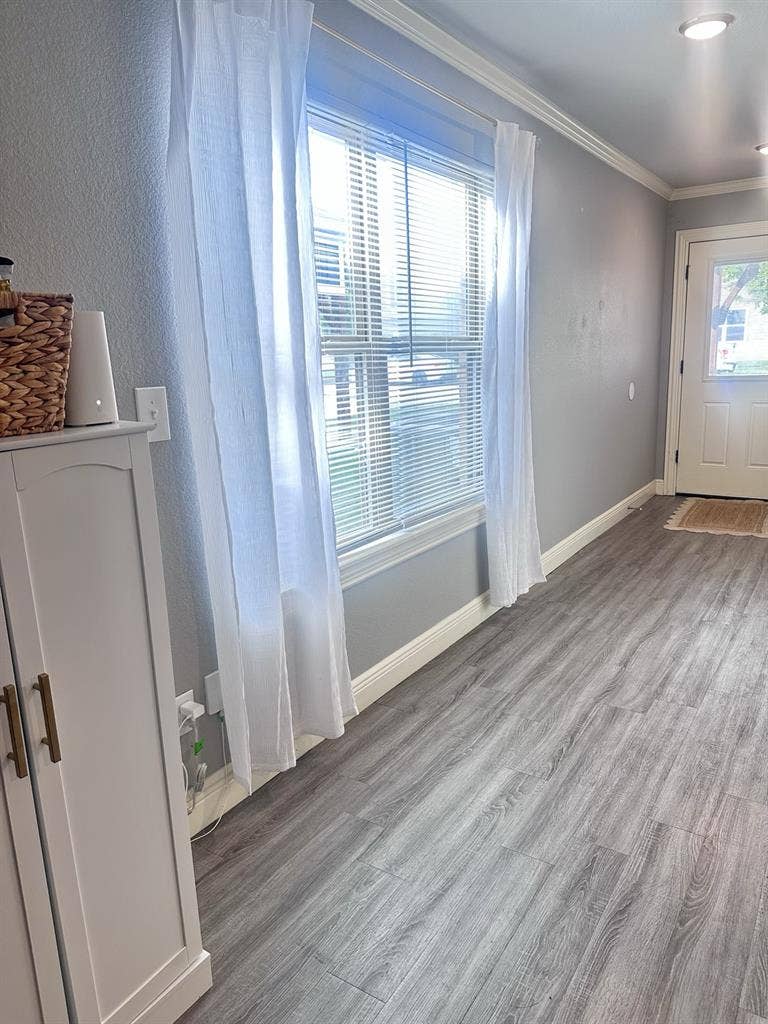 2 rooms in a 3bd 4ba townhouse!
