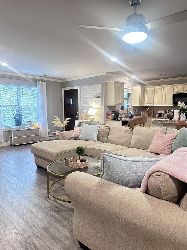 2 rooms in a 3bd 4ba townhouse!