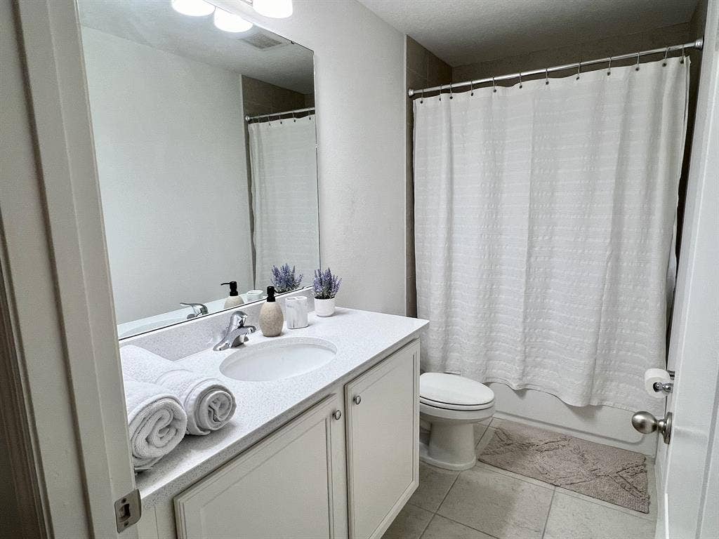 $850 Furnished Room - 20 Min Disney