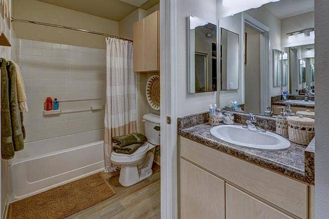 SHARED 1 BED 1 BATH THE SUITES NAU