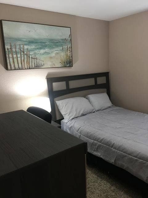 Cozy room for rent W Plano