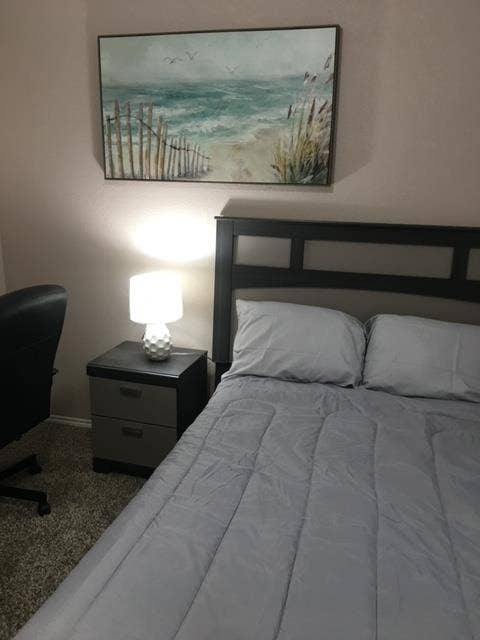 Cozy room for rent W Plano