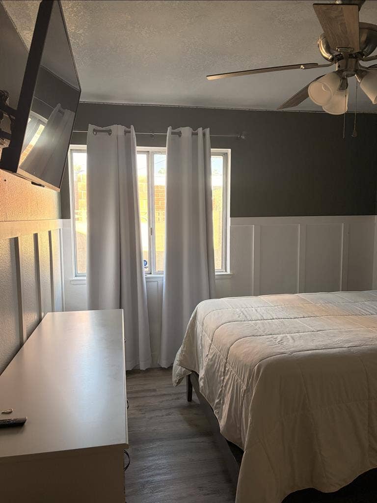 Furnished room