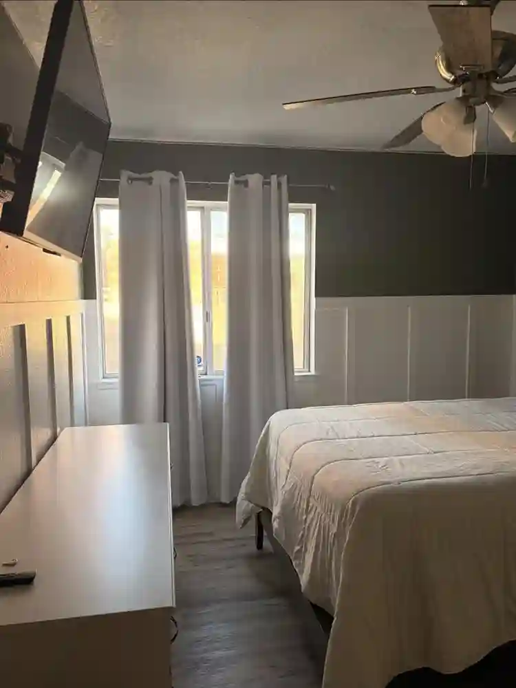 Furnished room