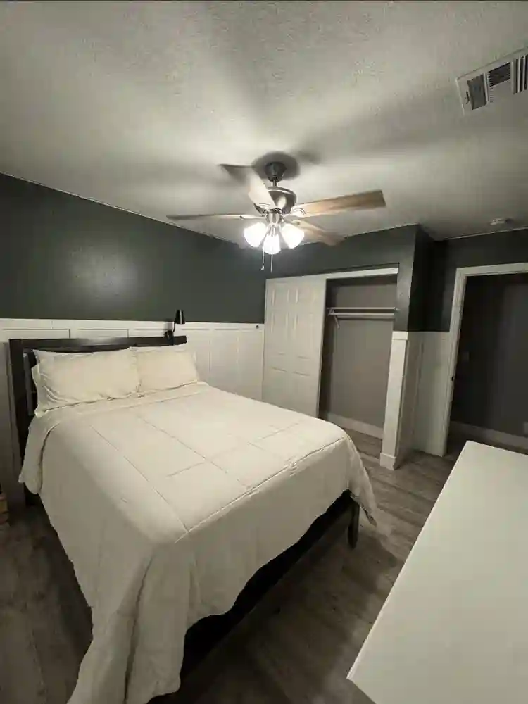 Furnished room
