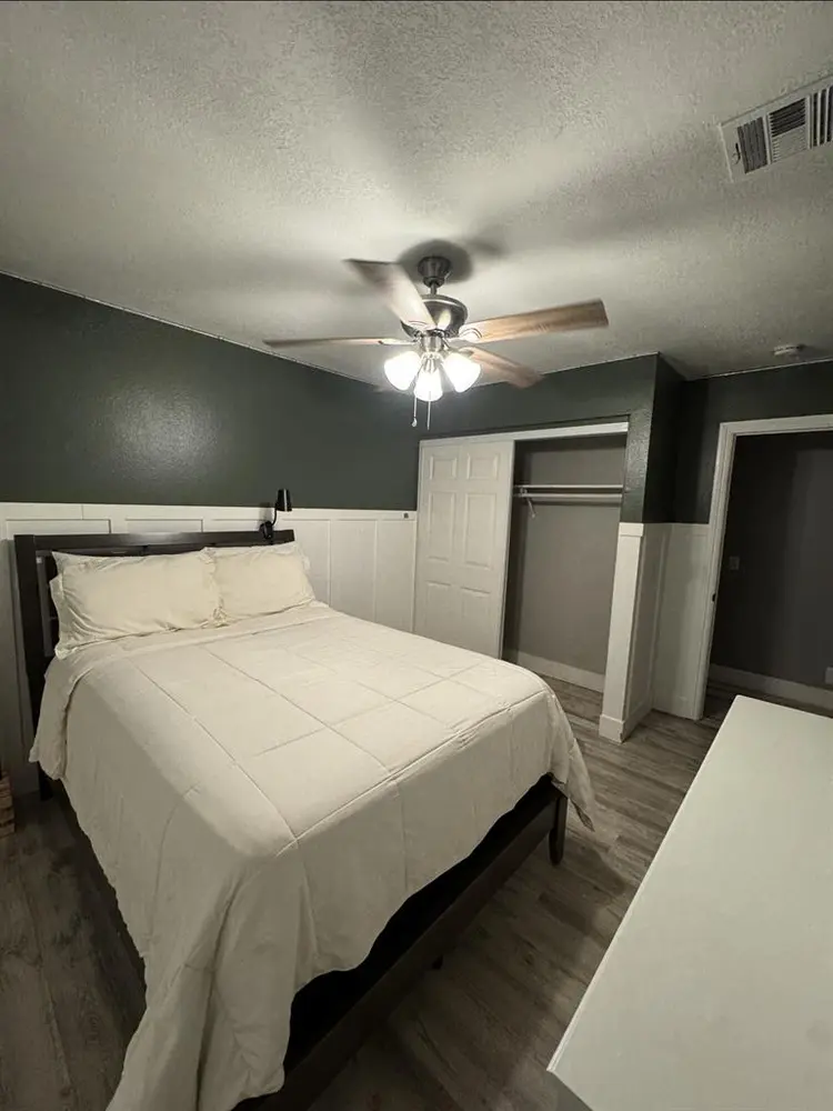 Furnished room