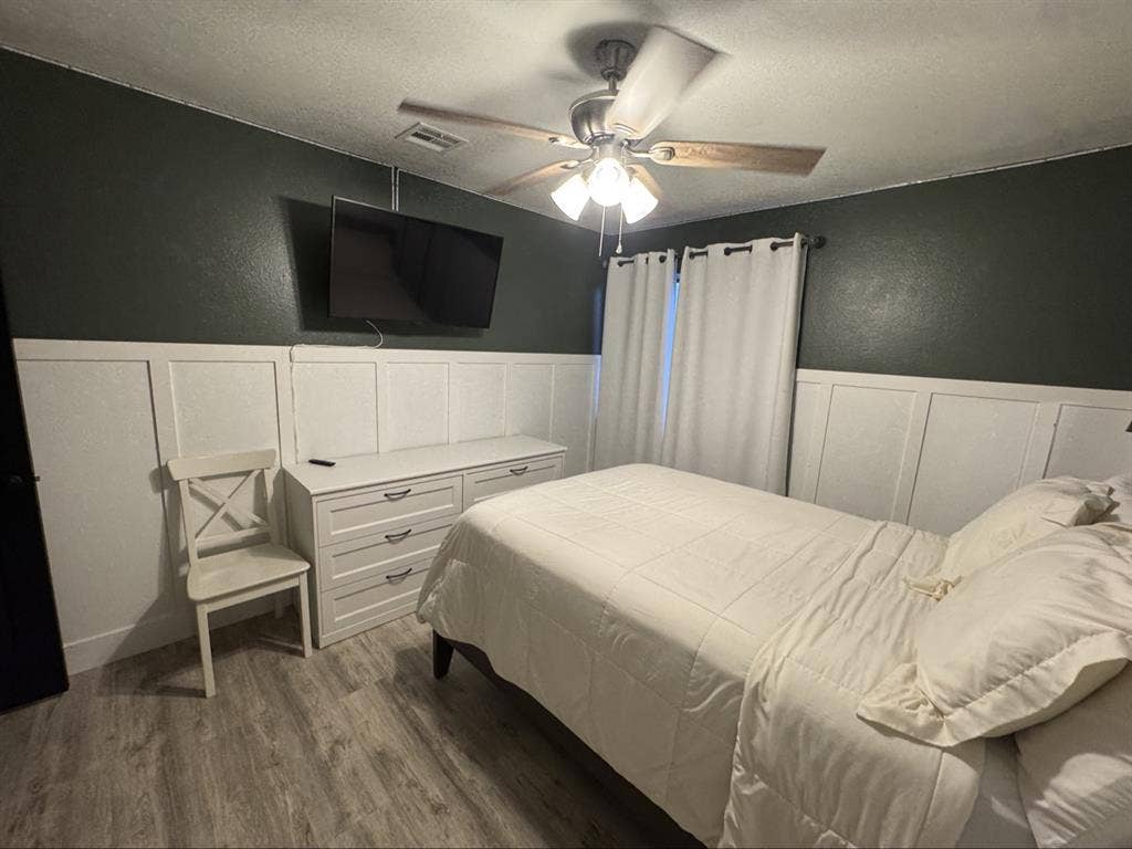 Furnished room