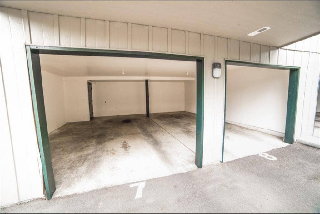 Looking for roommate