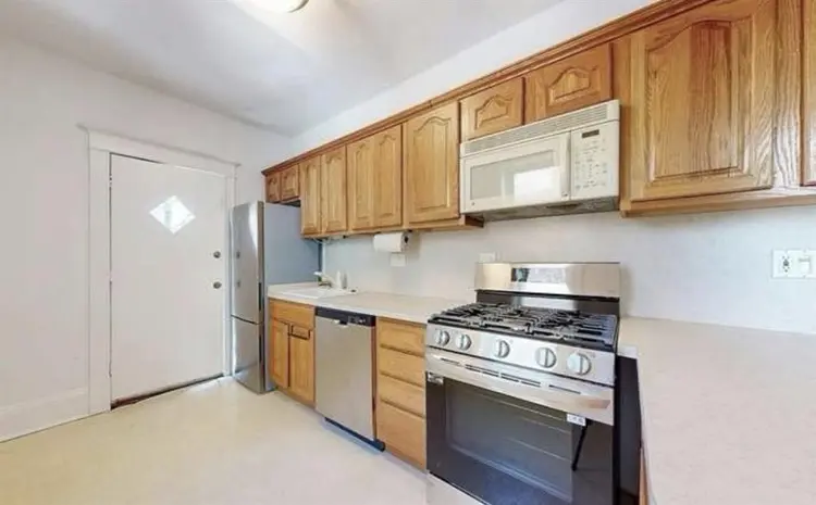 SUBLET AVAILABLE