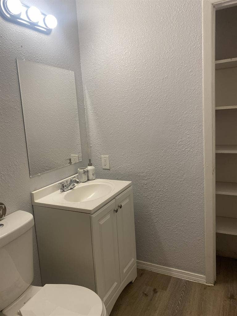 Spacious 1BR/1BA $995! Near 59N/610