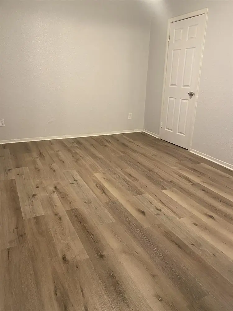 Spacious 1BR/1BA $995! Near 59N/610