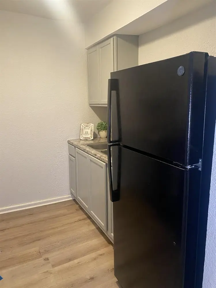Spacious 1BR/1BA $995! Near 59N/610