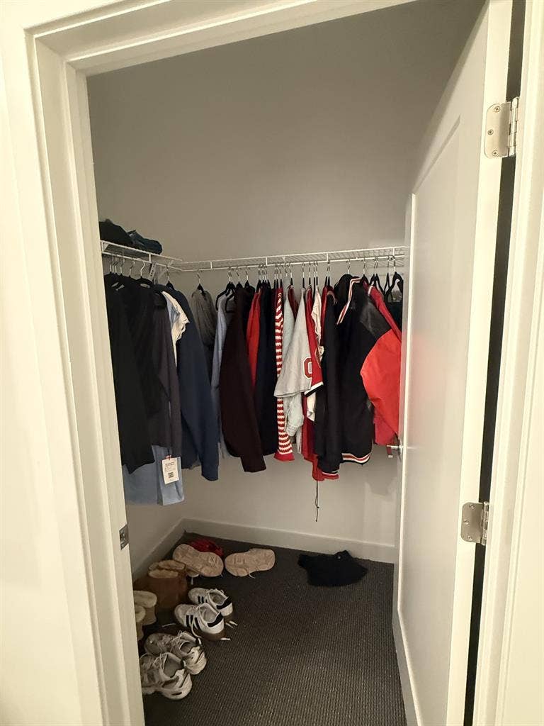 URGENT SUBLEASE